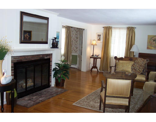 35 3 Ponds Road Wayland, MA 01778 - Photo 9 of 24