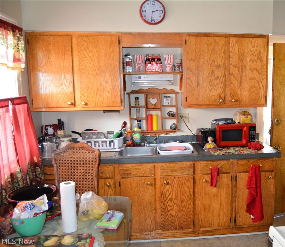 825 Alhambra Road Cleveland, OH 44110 - Photo 12 of 28