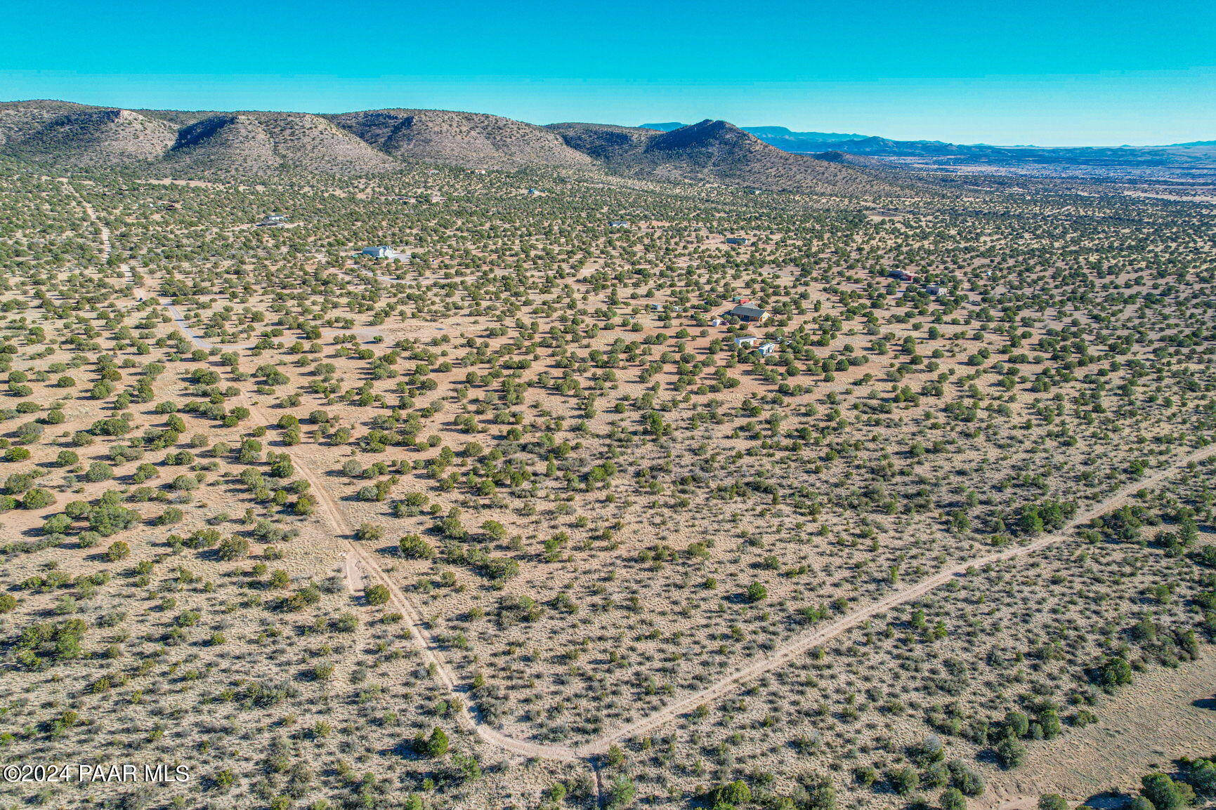 Borders Prescott National Forest