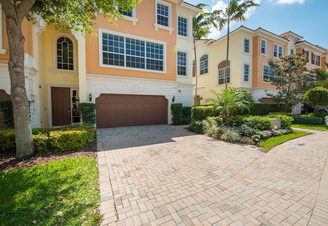 624 Northeast Francesca Lane Boca Raton, FL 33487 - Photo 4 of 64 624 NE Francesca Lane-15