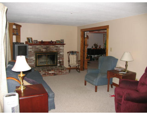 148 Newtown Road Acton, MA 01720 - Photo 3 of 9 Gallery Image 3
