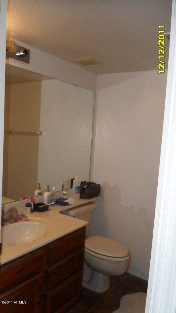 1426 East Utopia Road Phoenix, AZ 85024 - Photo 11 of 14 Half bath downstairs