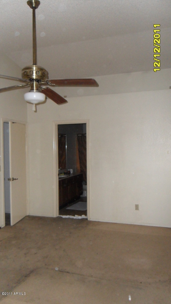 1426 East Utopia Road Phoenix, AZ 85024 - Photo 14 of 14 Large master with vaulted ceilings