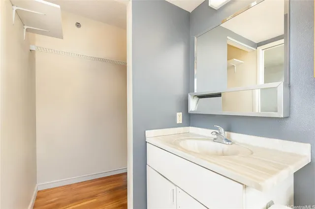 $630,000 | 215 North King Street, Unit 1511, Honolulu, HI 96817