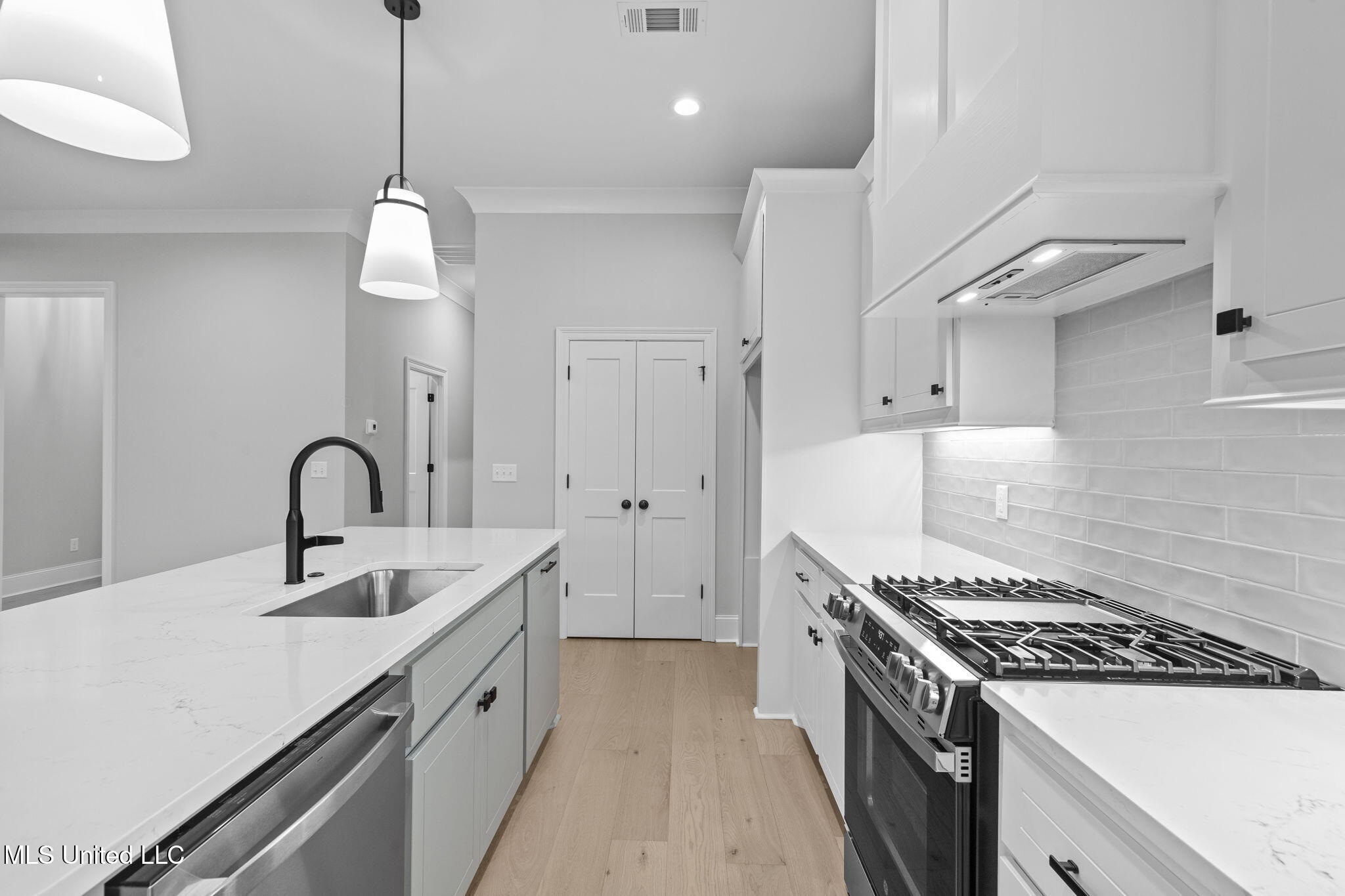 744 Bearing Way Brandon, MS 39047 - Photo 18 of 64 18-web-or-mls-744 Bearing Way-18