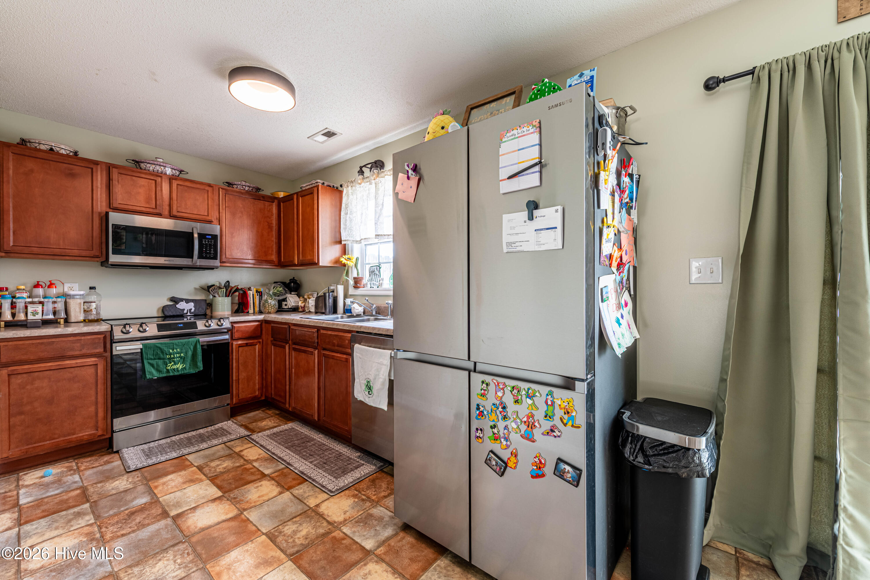 161 Kelly Circle Hubert, NC 28539 - Photo 12 of 39 Kitchen