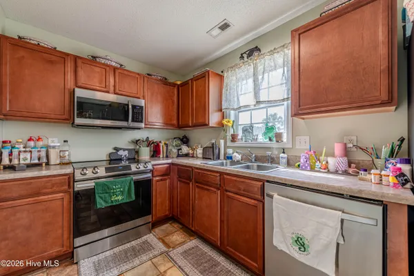 $234,950 | 161 Kelly Circle, Hubert, NC 28539