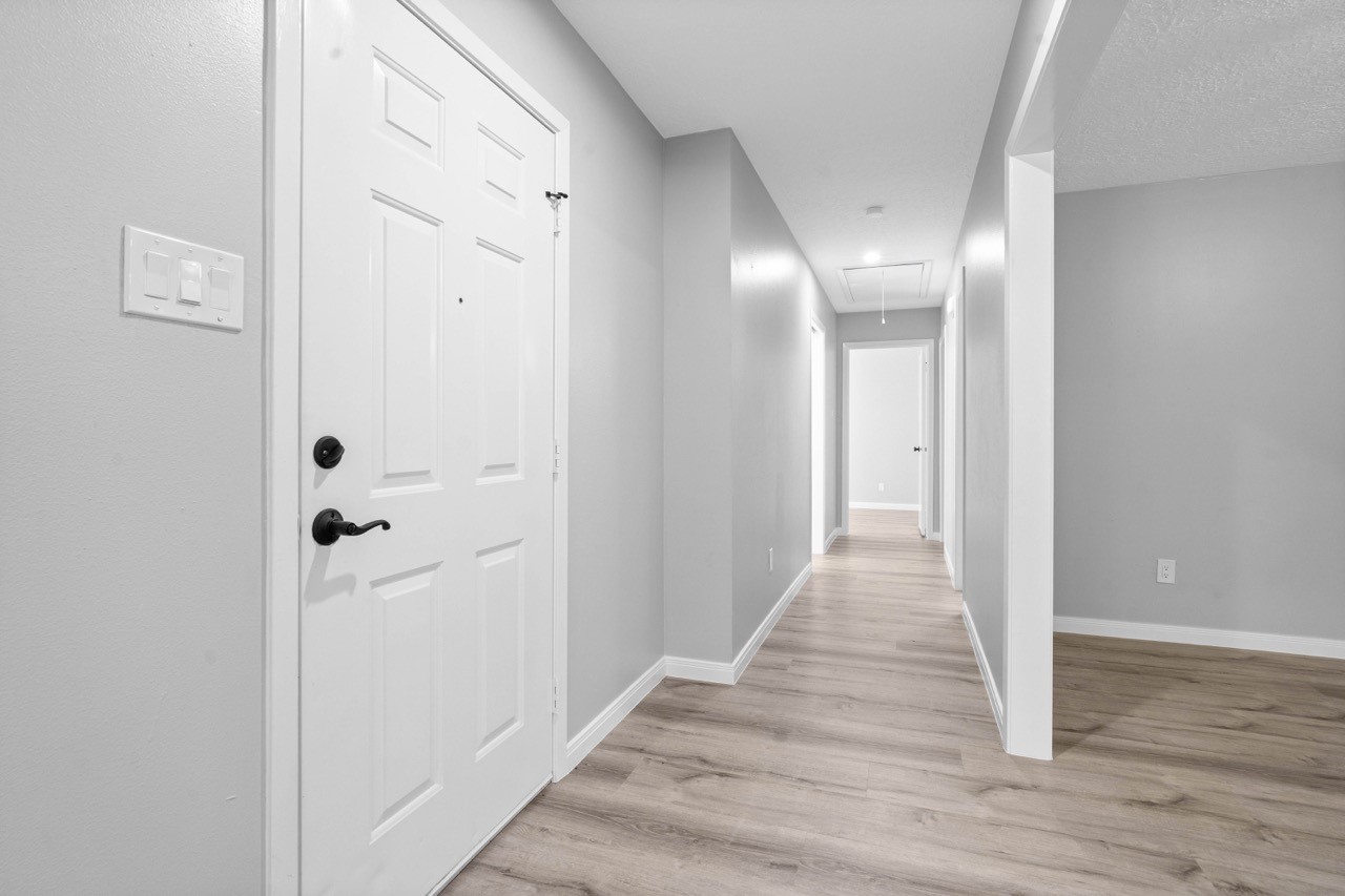 13400 Nicholson Road Conroe, TX 77303 - Photo 18 of 36 Hallway to bedrooms