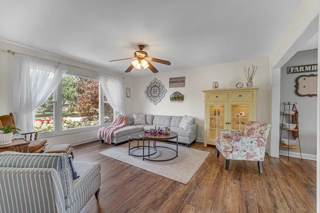 $349,925 | 1005 Hanover Lane, Dyer, IN 46311