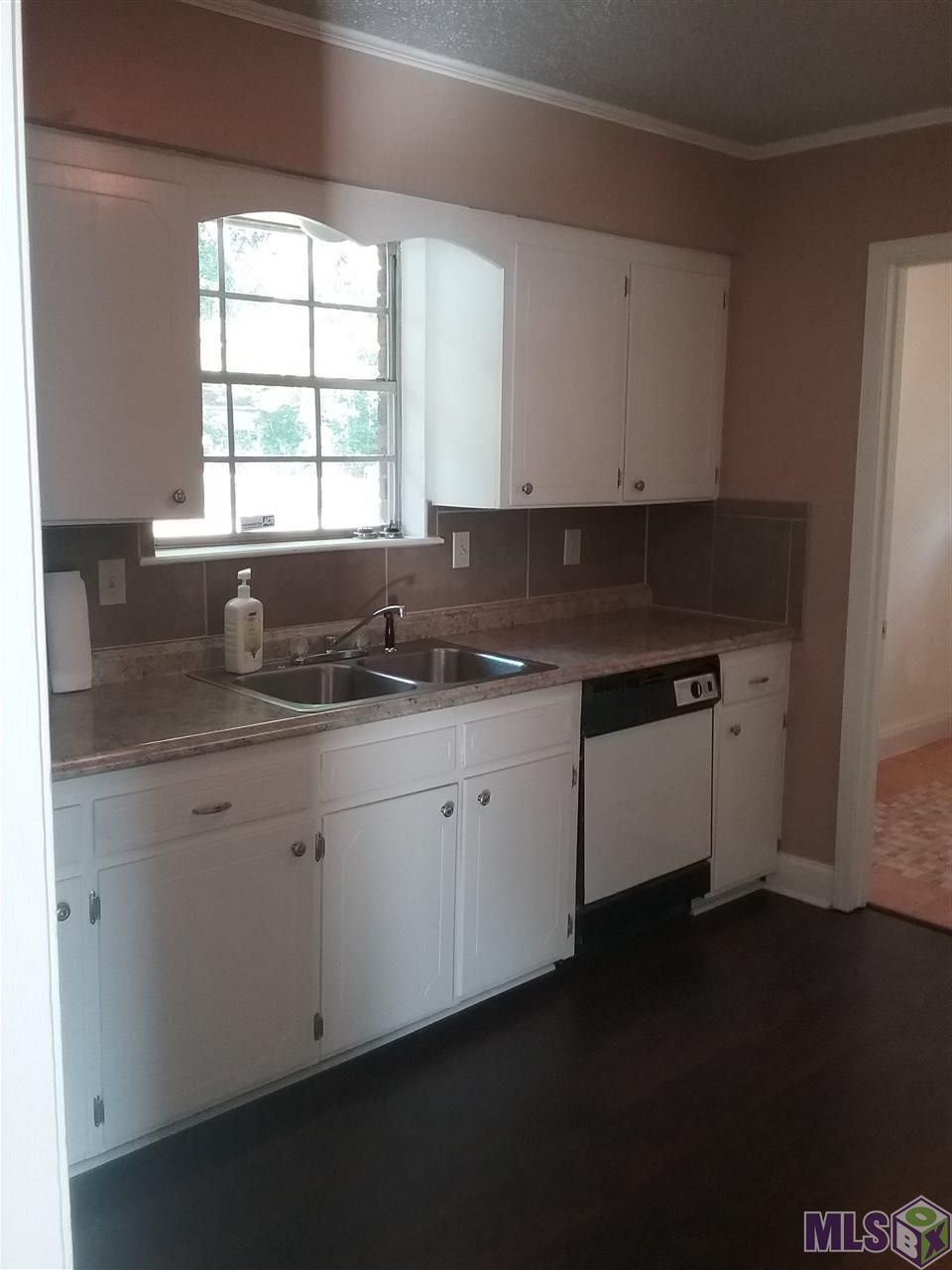 9251 Wild Valley Road Baton Rouge, LA 70810 - Photo 7 of 9 Kitchen
