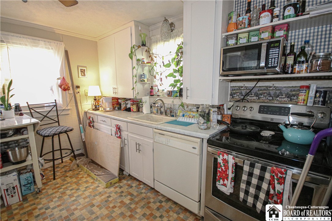 85 Dearborn Street Jamestown, NY 14701 - Photo 6 of 24