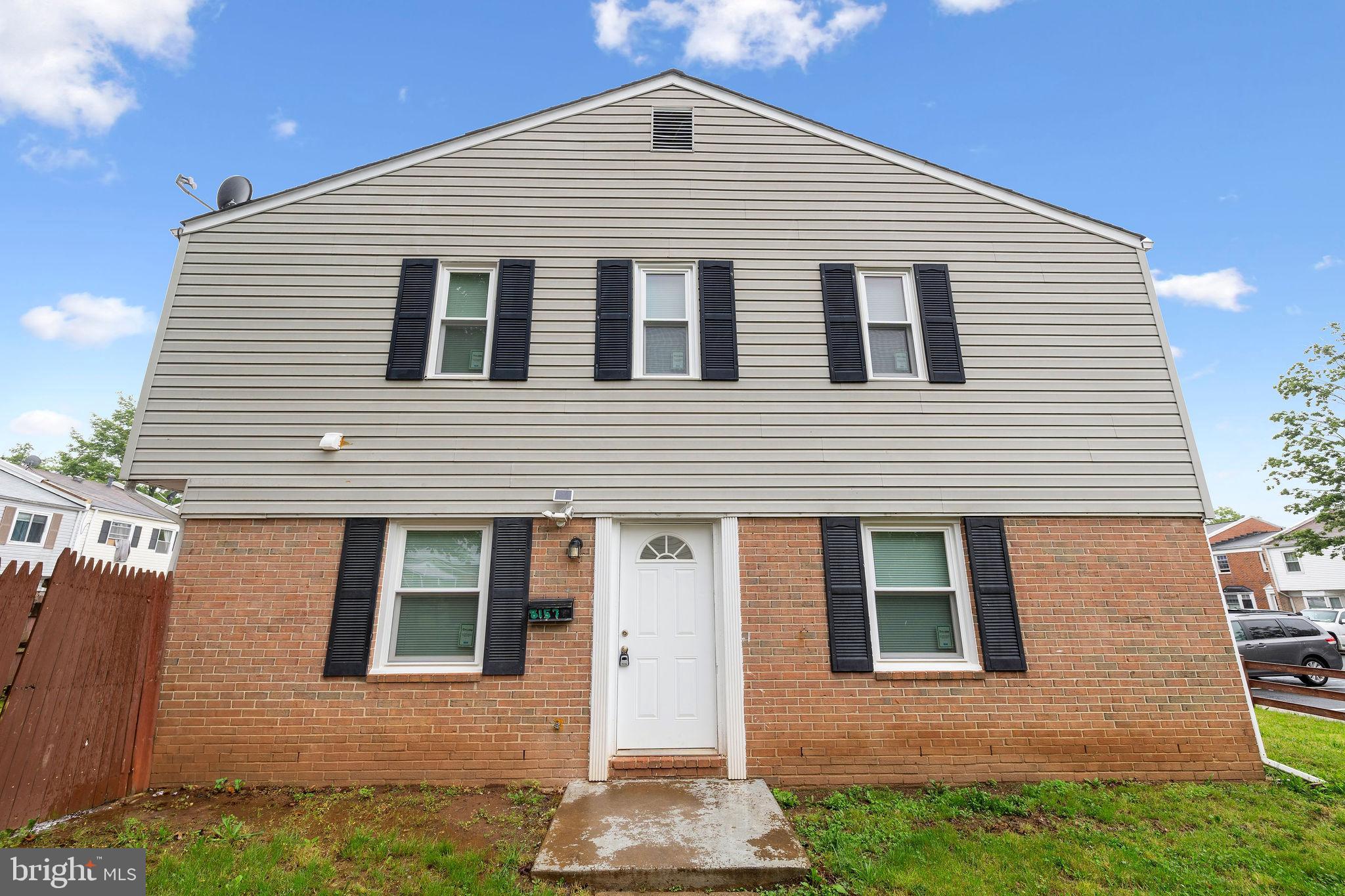 8157 Community Drive Manassas, VA 20109 - Photo 5 of 37 a front view of a house