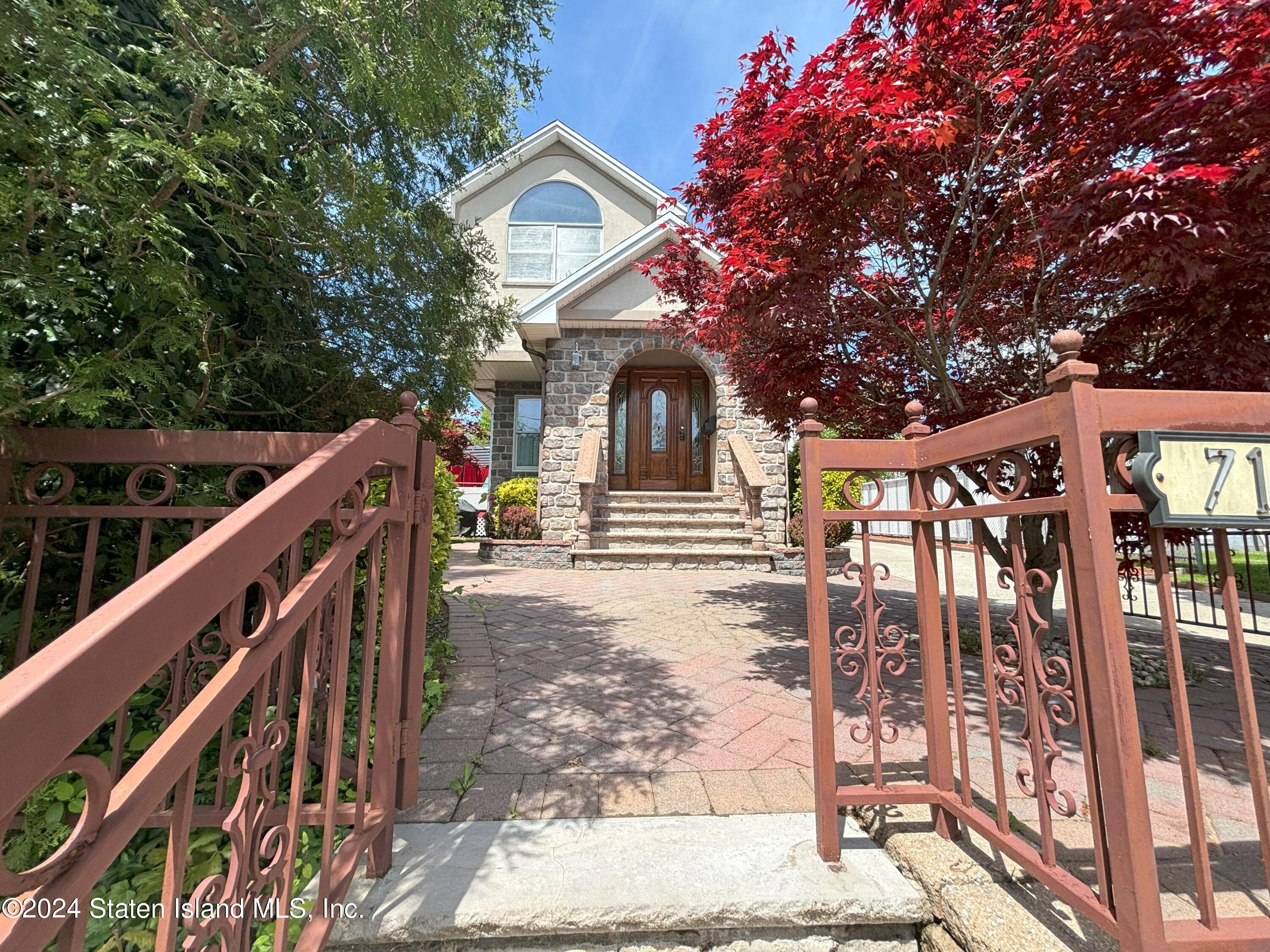 710 Annadale Road Staten Island, NY 10312 - Photo 6 of 46 IMG_4013