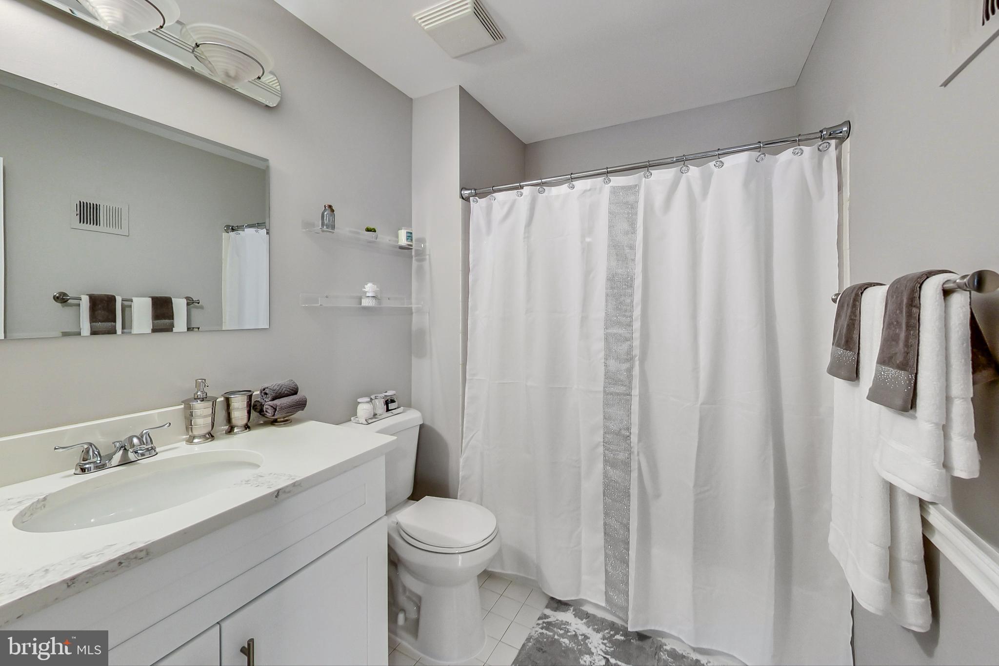 7903 Gambrill Court Springfield, VA 22153 - Photo 15 of 38 Primary Bathroom