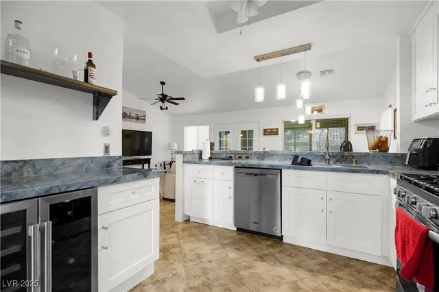 $2,300 | 2800 Linkview Drive, Las Vegas, NV 89134