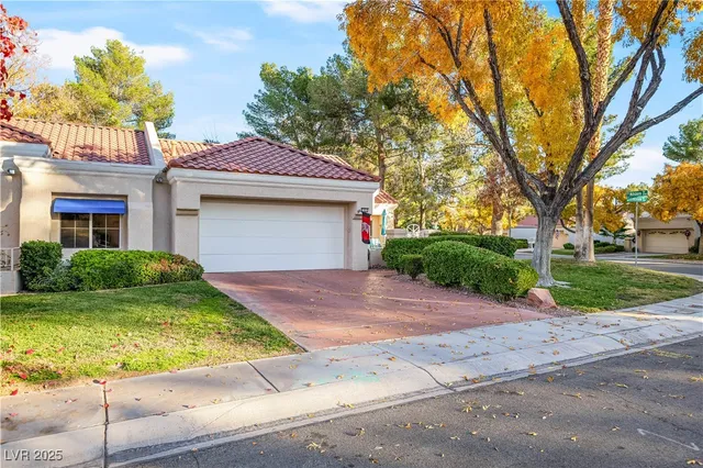 $2,300 | 2800 Linkview Drive, Las Vegas, NV 89134