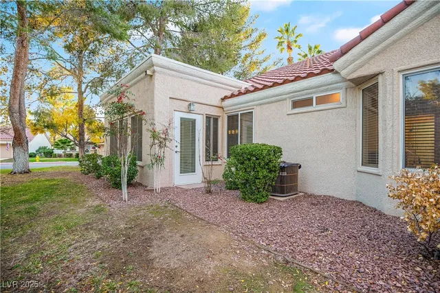 $2,300 | 2800 Linkview Drive, Las Vegas, NV 89134