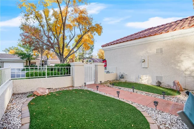 $2,300 | 2800 Linkview Drive, Las Vegas, NV 89134