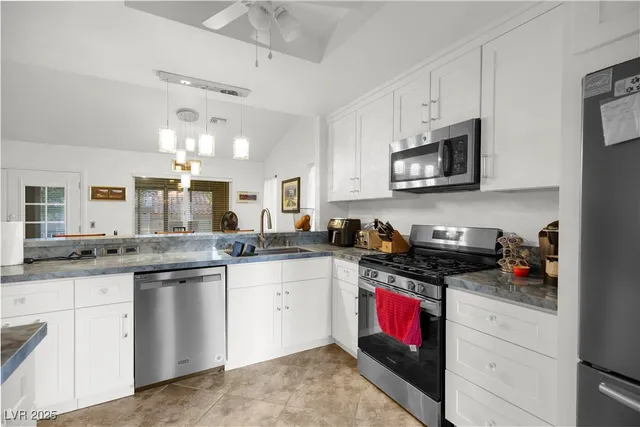 $2,300 | 2800 Linkview Drive, Las Vegas, NV 89134