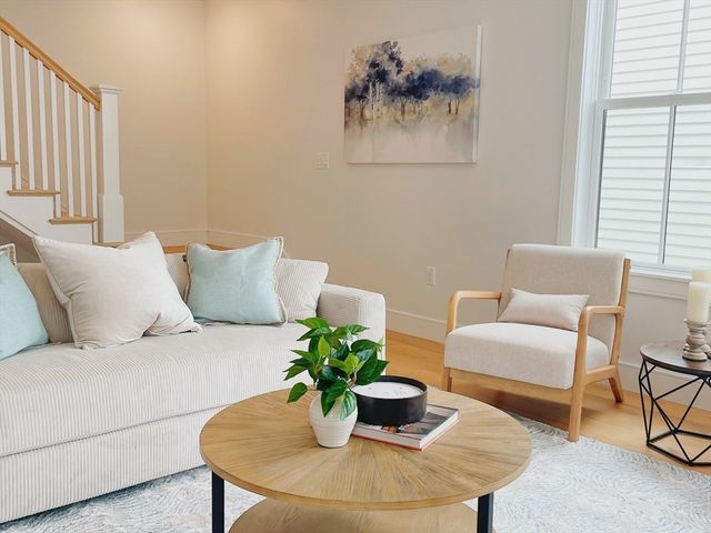 $1,055,000 | 165 Everett Street, Unit 6, Boston, MA 02128