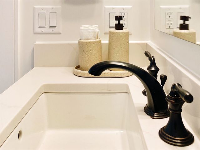 $1,055,000 | 165 Everett Street, Unit 6, Boston, MA 02128