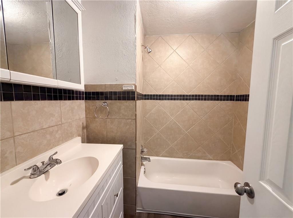1825 Northeast Bren Mar Road Lee's Summit, MO 64086 - Photo 13 of 16