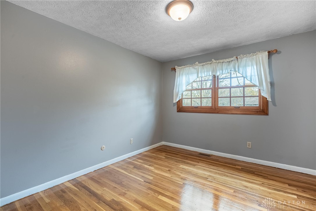 2447 Hemphill Road Kettering, OH 45440 - Photo 15 of 37 Gallery Image 15