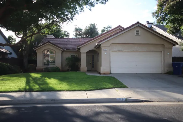 $419,950 | 812 Hanson Avenue, Clovis, CA 93611