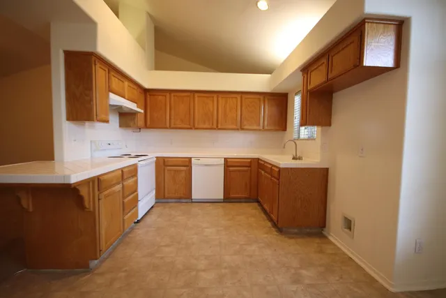 $419,950 | 812 Hanson Avenue, Clovis, CA 93611