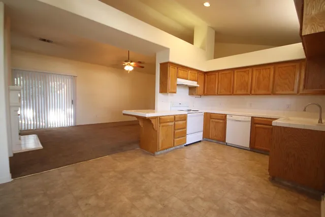 $419,950 | 812 Hanson Avenue, Clovis, CA 93611