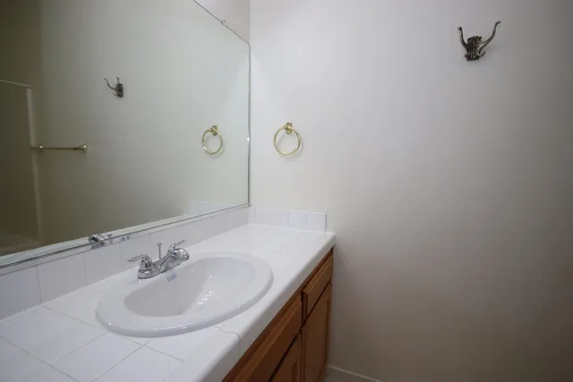 $419,950 | 812 Hanson Avenue, Clovis, CA 93611