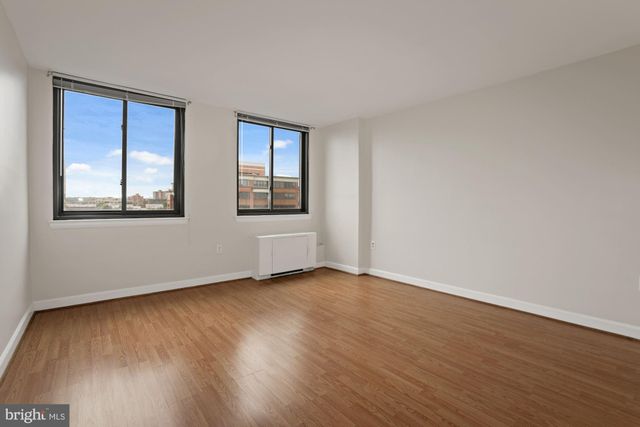 $309,000 | 801 North Pitt Street, Unit 808, Alexandria, VA 22314