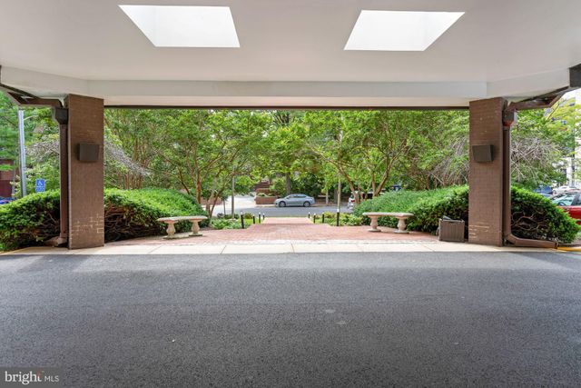 $309,000 | 801 North Pitt Street, Unit 808, Alexandria, VA 22314