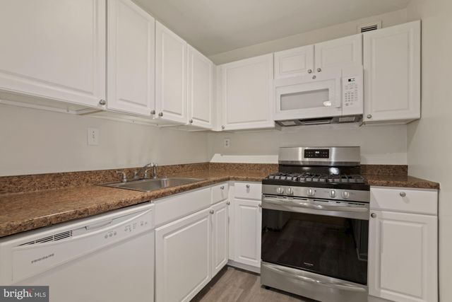 $309,000 | 801 North Pitt Street, Unit 808, Alexandria, VA 22314