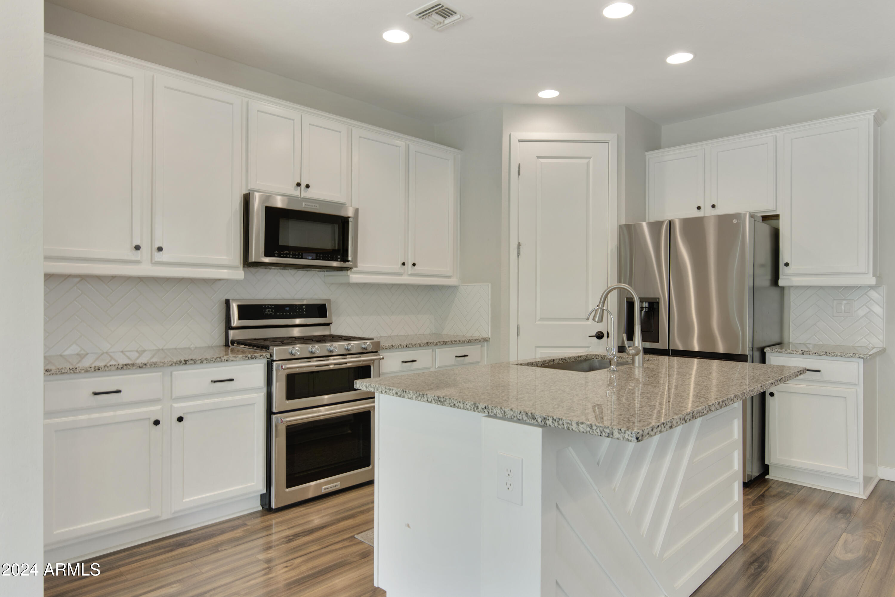 2860 East Riane Road Phoenix, AZ 85050 - Photo 16 of 53 _dsc8808-_dsc8810
