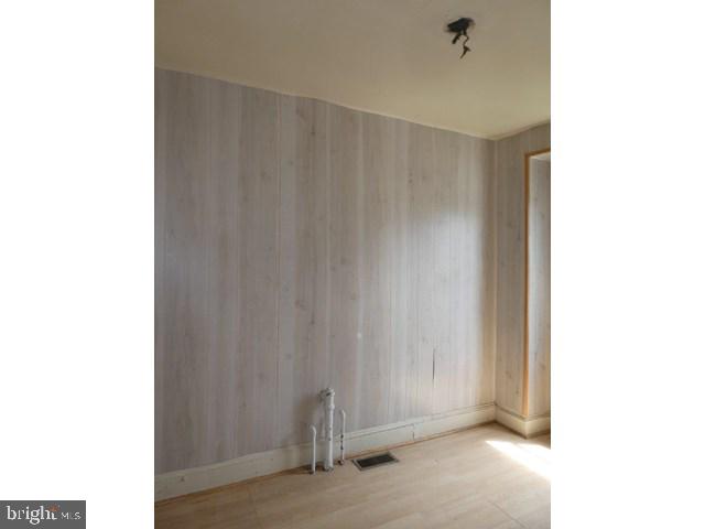 5327 Hamlin Avenue Baltimore, MD 21215 - Photo 11 of 21