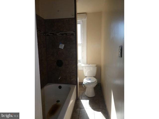 5327 Hamlin Avenue Baltimore, MD 21215 - Photo 9 of 21