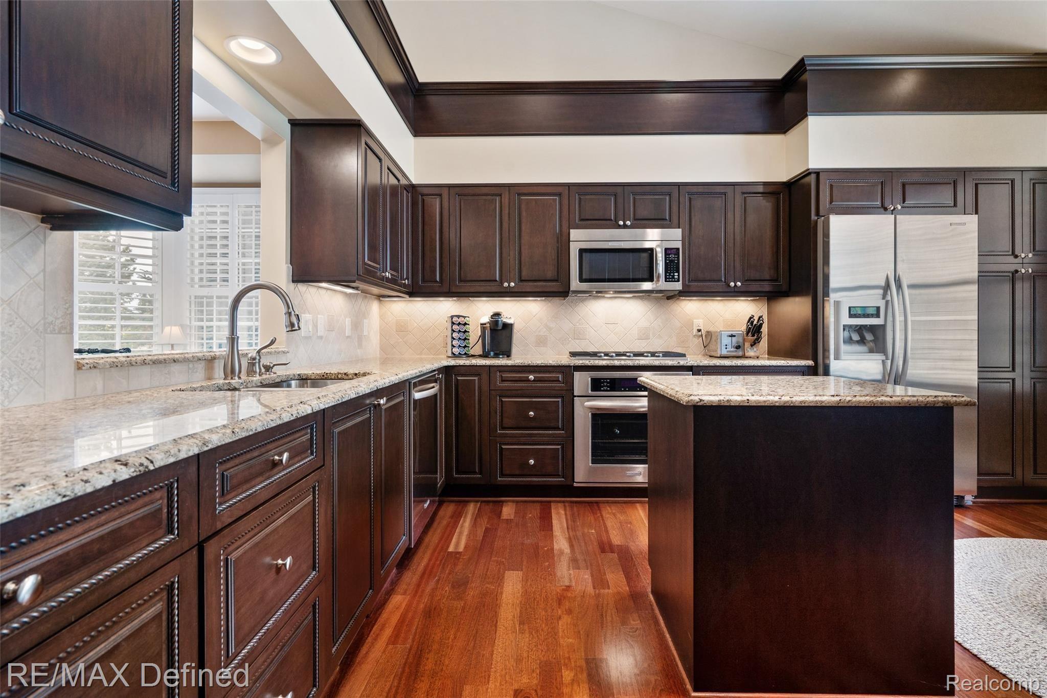 1606 Boulder Court Rochester, MI 48306 - Photo 10 of 43 1606-Boulder-Ct-12.jpg