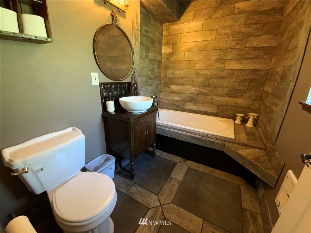 1040 Lower Elwha Road Port Angeles, WA 98363 - Photo 8 of 20 Gallery Image 8