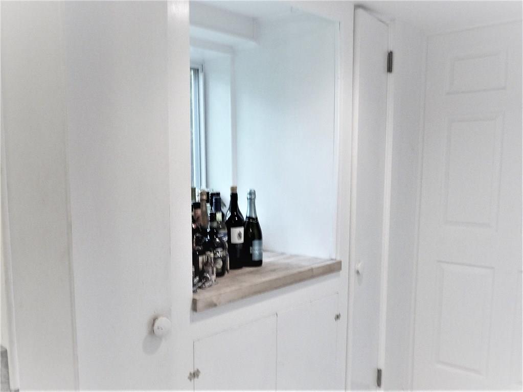 121 Easley Road Pittsburgh, PA 15237 - Photo 8 of 15 Cute Nook for a Bar/Coffee Bar Area