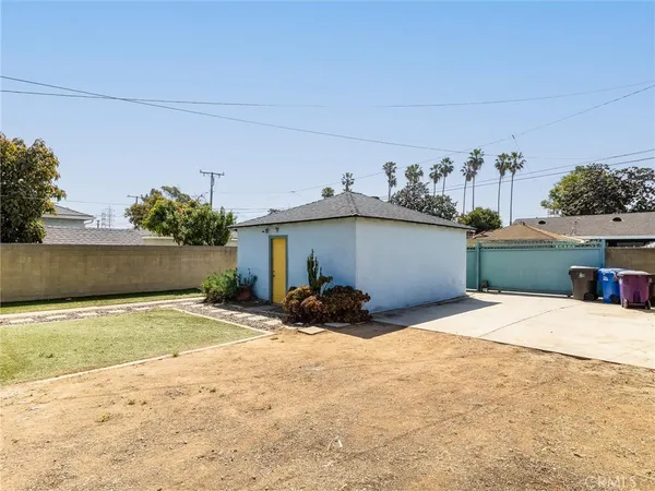 $700,000 | 1106 East 70th Way, Long Beach, CA 90805
