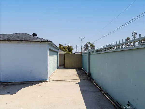 $700,000 | 1106 East 70th Way, Long Beach, CA 90805