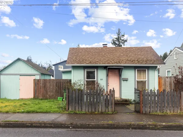 $210,000 | 303 North 8th Street, Cottage Grove, OR 97424