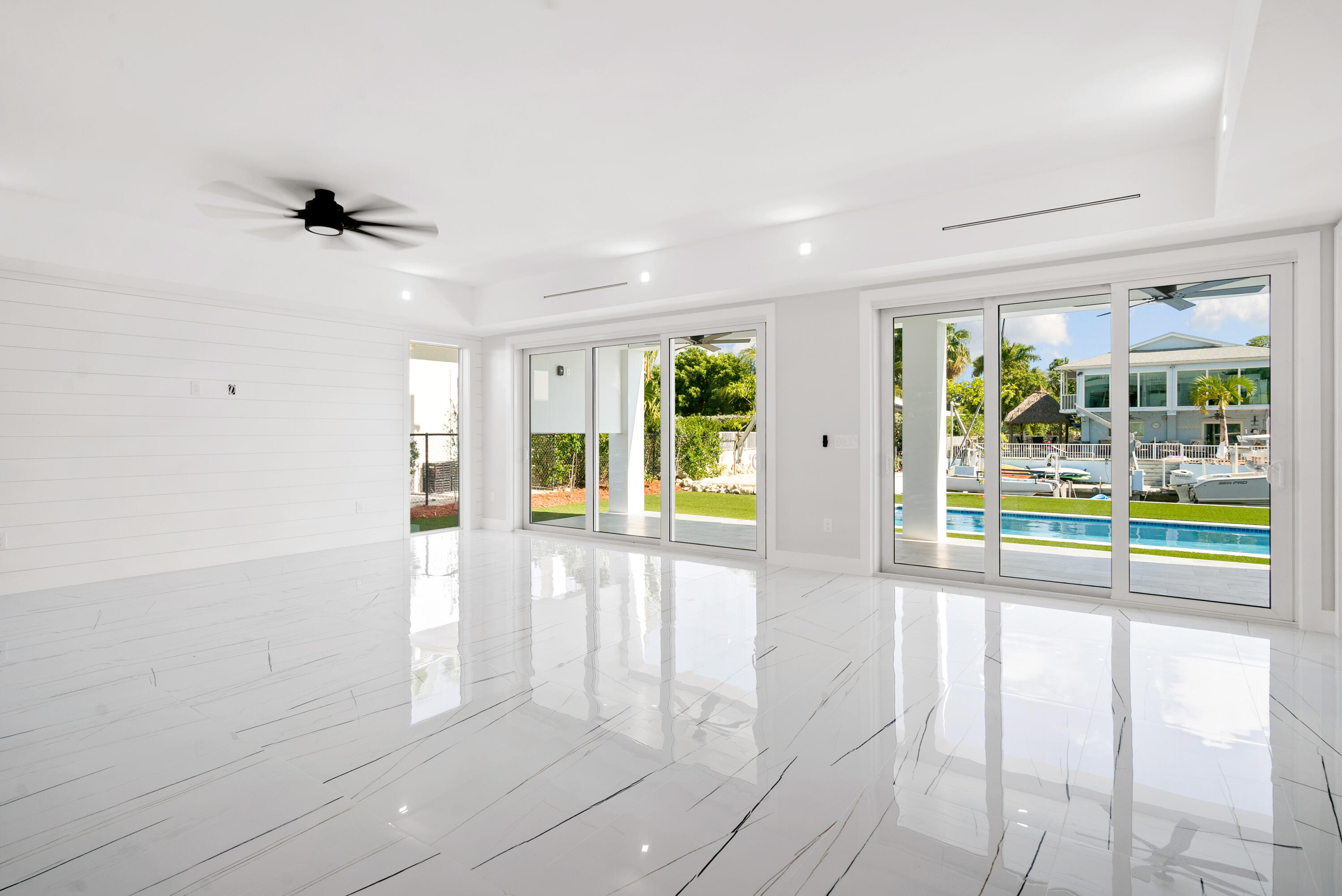 107 Spoonbill Road Tavernier, FL 33070 - Photo 9 of 48 Living