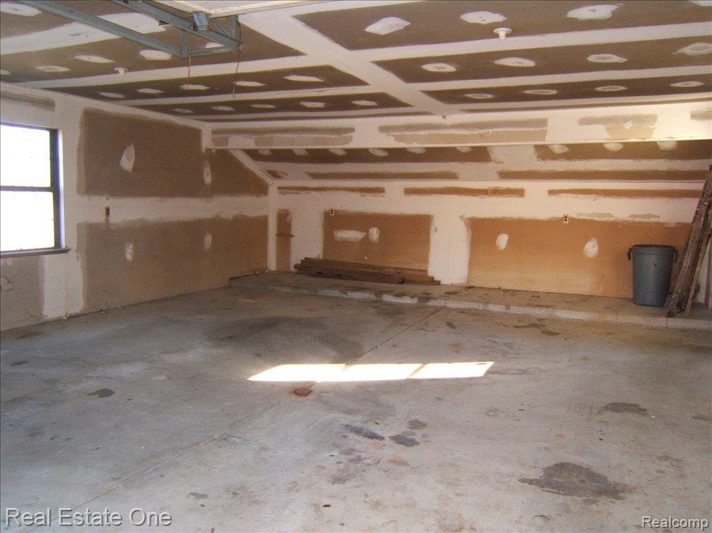7501 Handy Road Howell, MI 48855 - Photo 20 of 20 Garage Interior