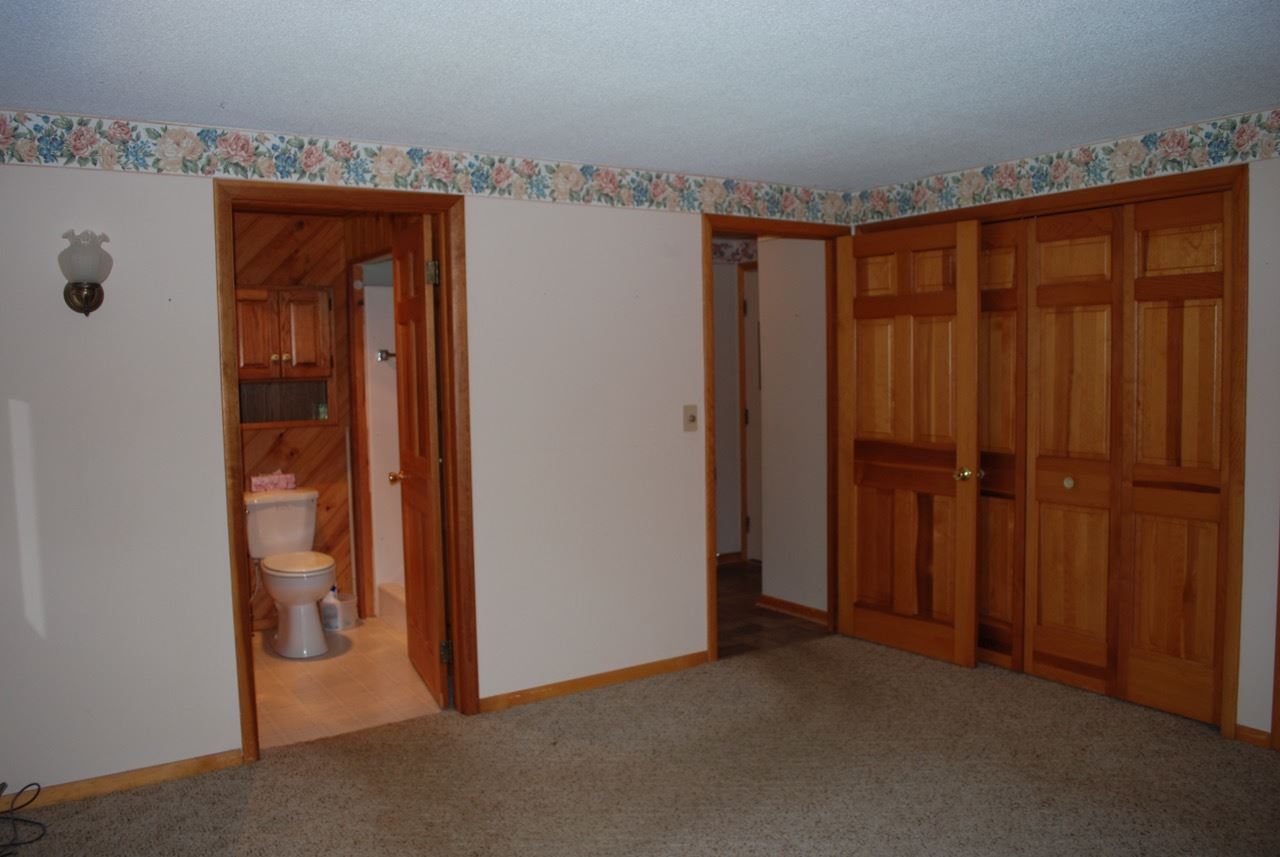 7420 Deepwater Point Road Williamsburg, MI 49690 - Photo 16 of 33 1801821-15.JPG