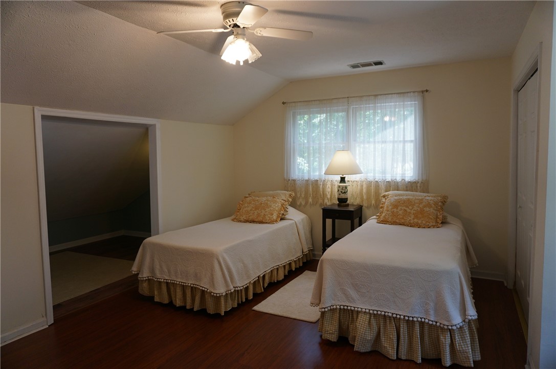587 Currahee Ridge Road Toccoa, GA 30577 - Photo 10 of 19 Upstairs Bedroom Suite