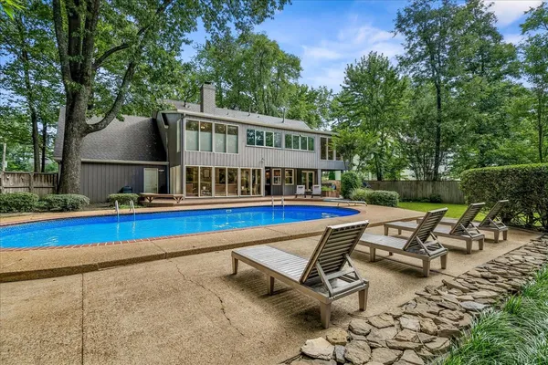 $575,000 | 6767 Poplar Pike, Memphis, TN 38119