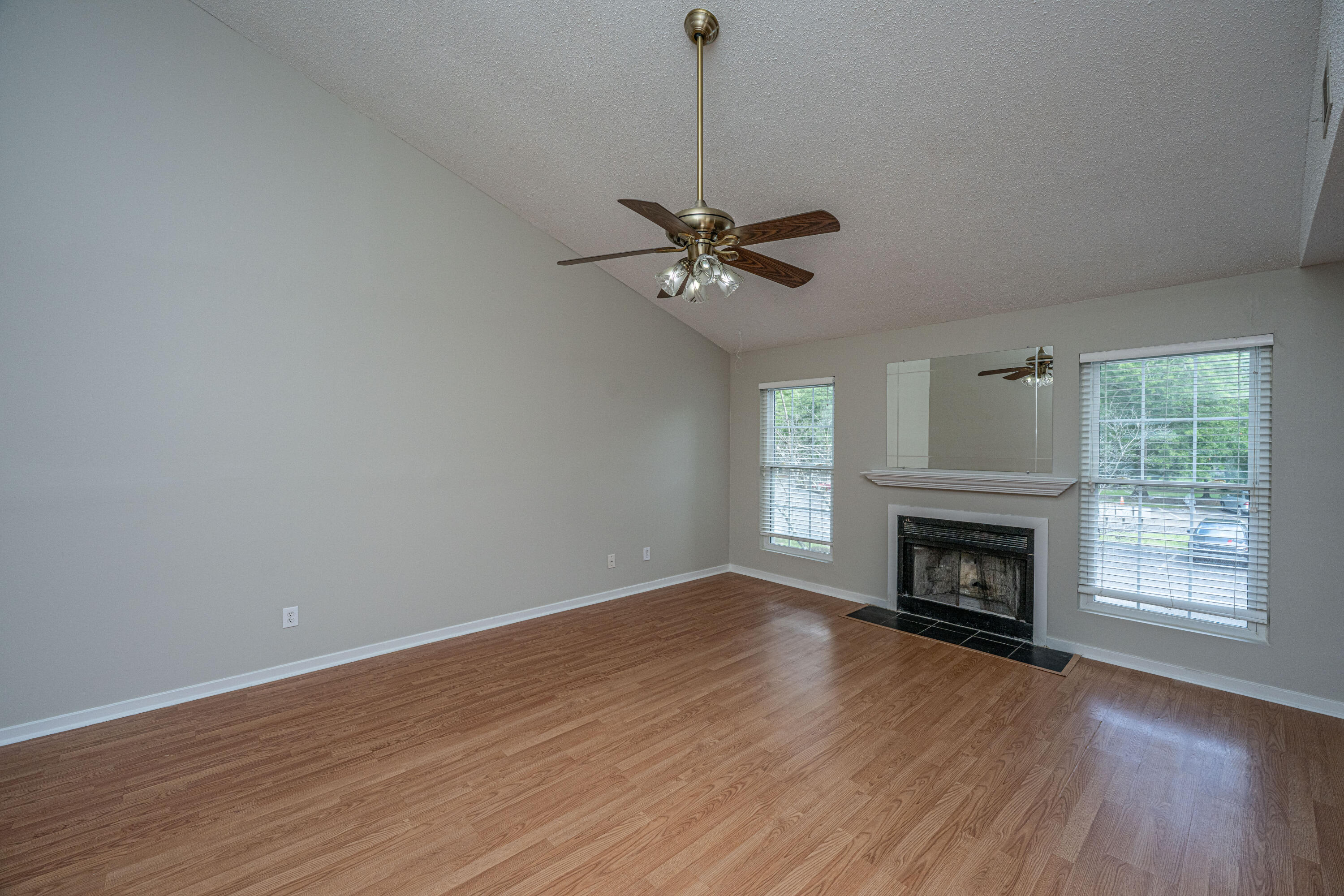 7945 Edgebrook Circle, Unit G North Charleston, SC 29418 - Photo 11 of 33 7945EdgebrookUnitG010