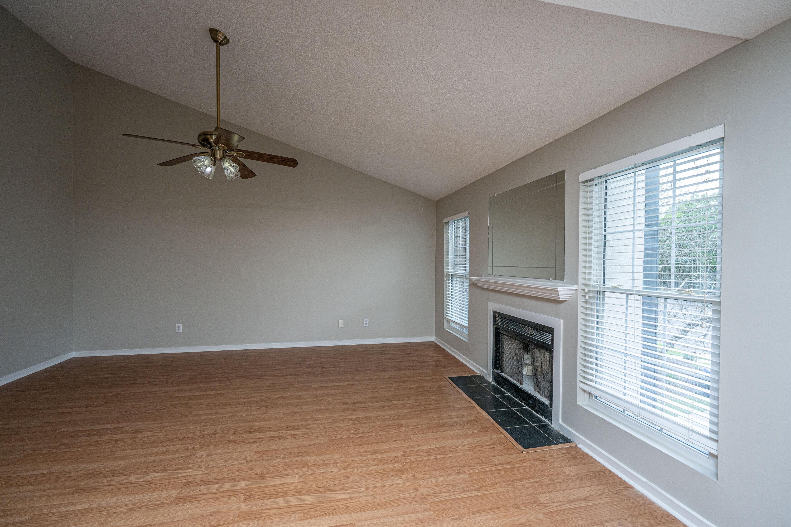 7945 Edgebrook Circle, Unit G North Charleston, SC 29418 - Photo 13 of 33 7945EdgebrookUnitG012